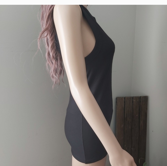 Alexander Wang x Uniqlo tank top Heattech black  crew neck workout exerc… - Picture 4 of 10